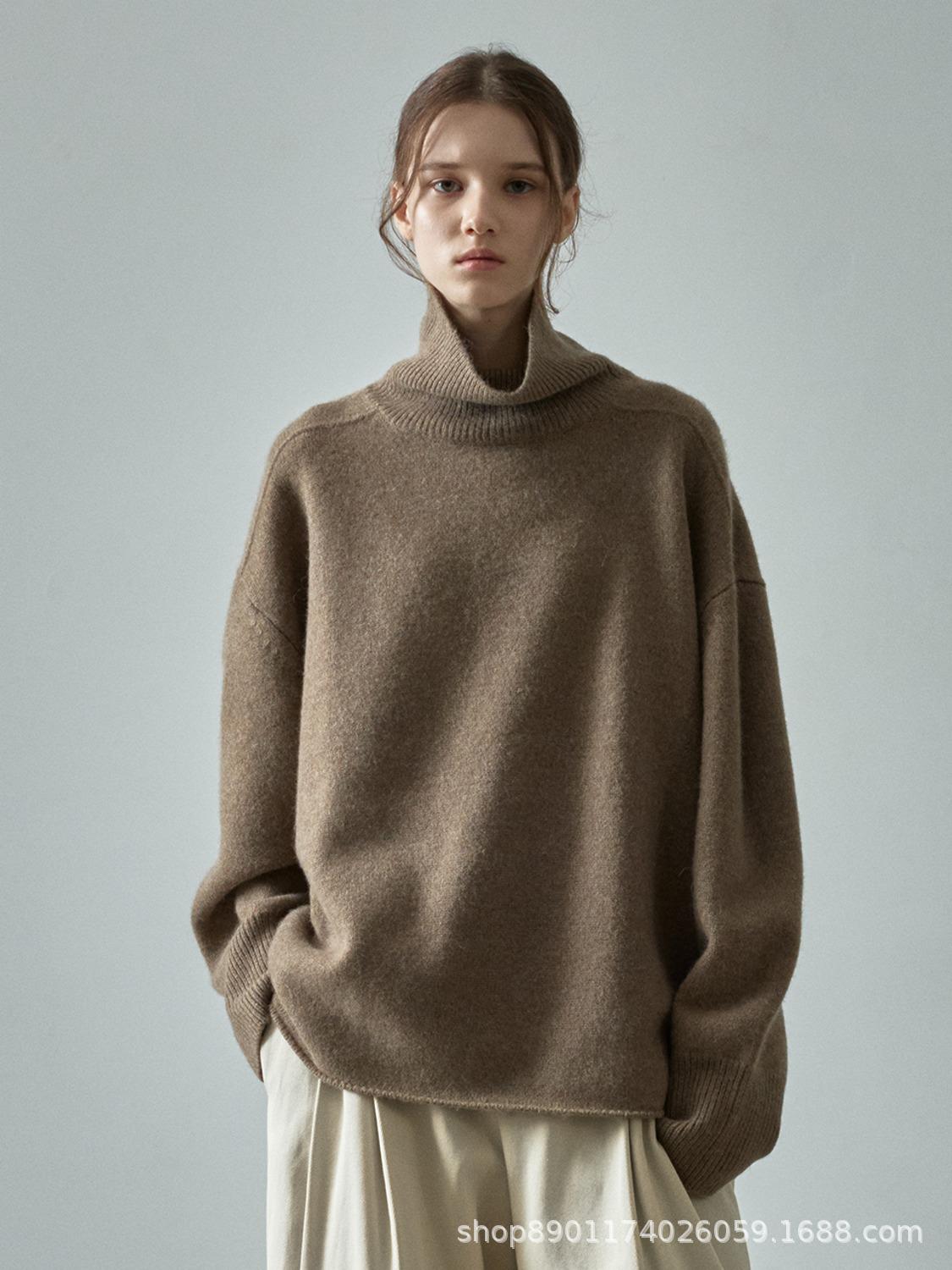 

В наличии: Осенне-зимний однотонный свободный свитер с высоким воротником в стиле «ленивый» One Size верблюд