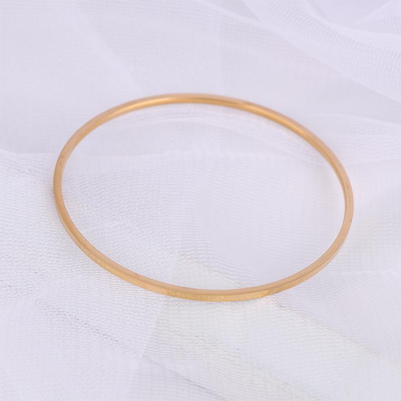 

Титановая сталь простой плоский круглый тонкий браслет для женщин винтажный браслет ювелирные изделия подарок для вечеринки 65mm золотой