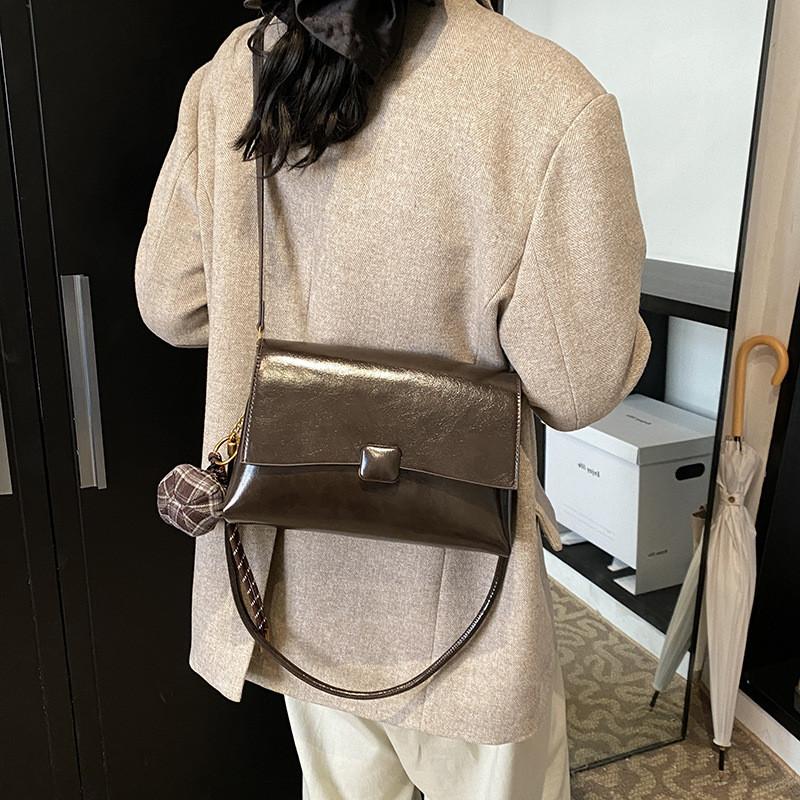 Ielgy Autumn Winter Retro Fashion All-Match Messenger Bag Super Hot One-Shoulder Underarm Small Square Bag