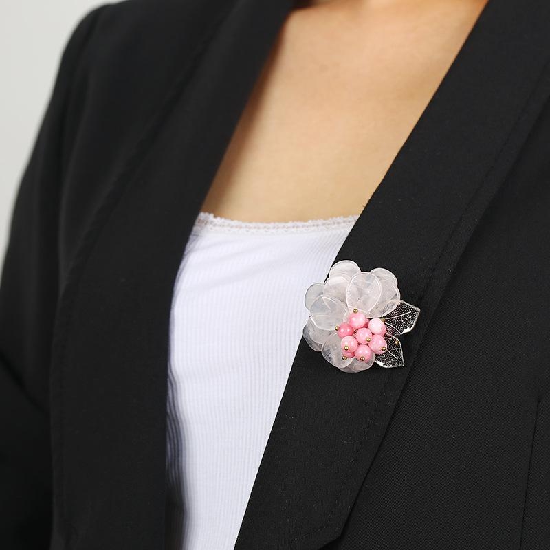 Original Heavy Handmade Natural Crystal Shell Corsage Women's Luxury Atmosphere Retro Elegant Brooch Jacket Coat Accessories