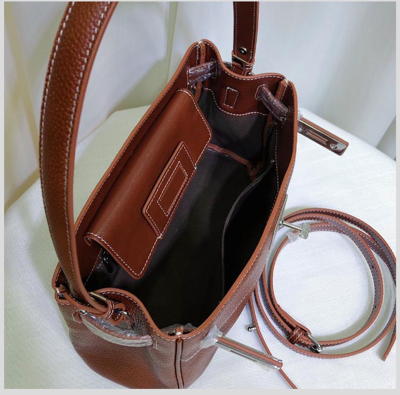 New Head Layer Fubao Leather Bag Genuine Leather Women's Bag Commuter Lock Armband Bag Handbag Single Shoulder Crossbody Bag