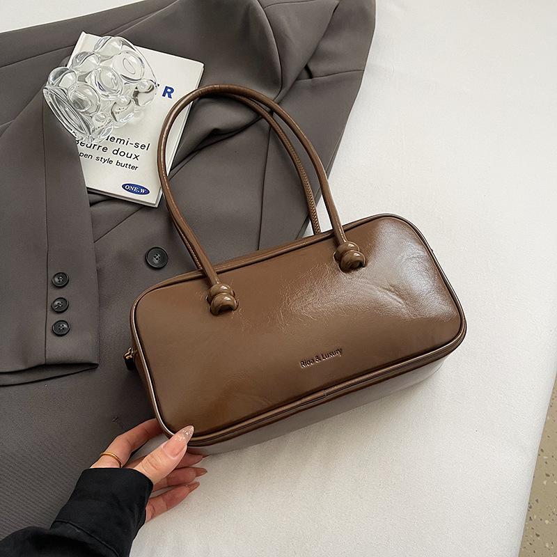 This Year's Popular Retro High-end Pillow Bag Women's Autumn and Winter Boston Bag Commuter Portable Shoulder Armpit Bag Tide