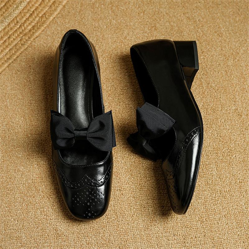 Fashion New Spring/summer Cow Leather Woman Shoes Round Toe Low Heel Women Pumps Shoes for Women Fashion Brogue Designs Mary Jane Shoes