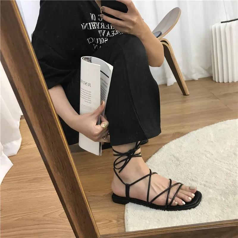 Summer Slippers Women Sandals Narrow Vintage Square Toe Flat Cross Strap Thong Sandals V Shape Design Shoes Women Plus Size43