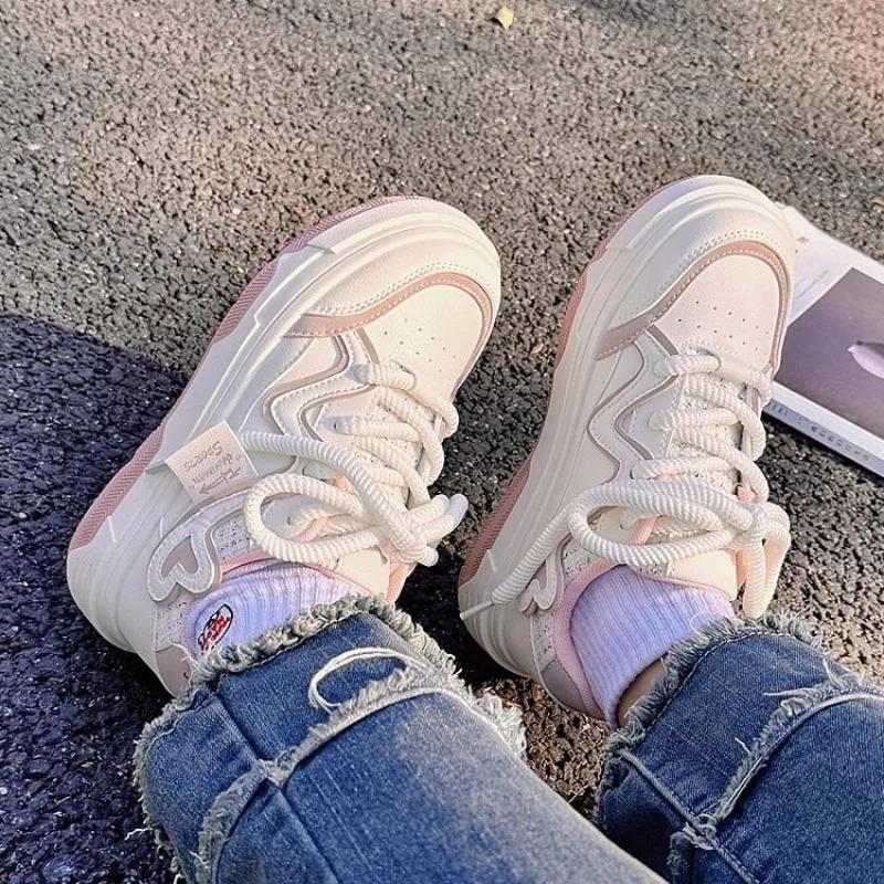 Women's Skateboard Shoes Comfortable Breathable Non-slip Shoes Outdoor Casual Matching Cute and Fashionable Women's Sneakers