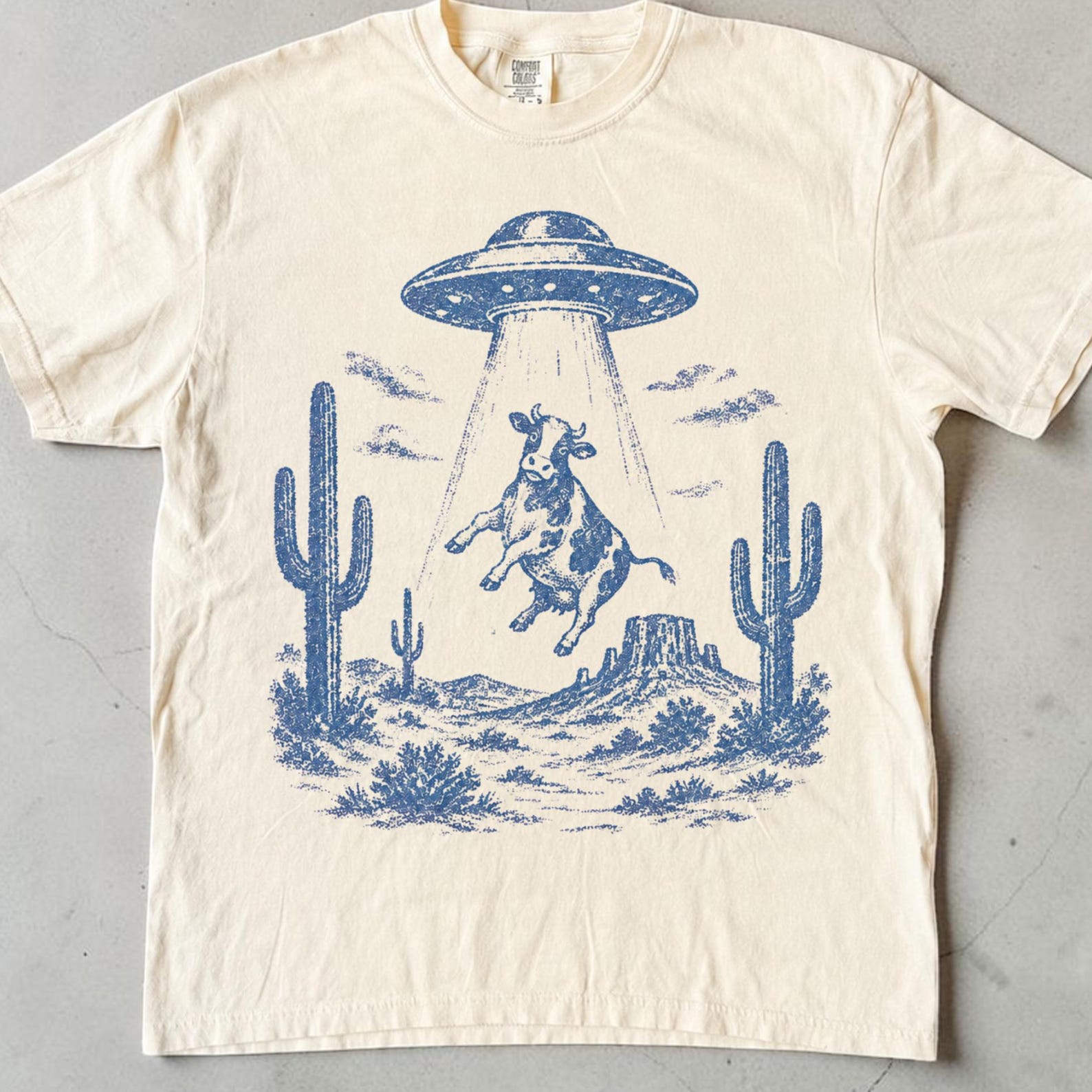 Cow Shirt, Funny Alien Abduction Tee, UFO Cow Gift, Unisex Vintage Western Graphic Tee, Desert Cactus Cow Lover Shirt 2XL