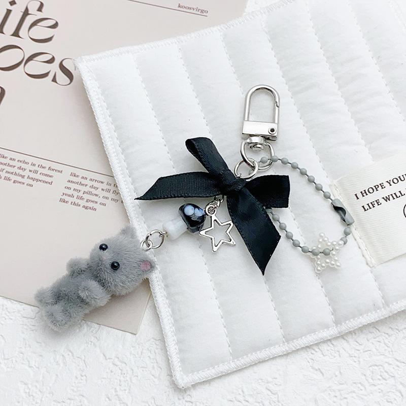 Uroczy Flokowany Kotek z Kokardką i Koralikami Breloczek Łańcuszek do Telefonu Komórkowego Łańcuszek do Słuchawek Torba Aparat Dekoracja Wisiorek Prezent