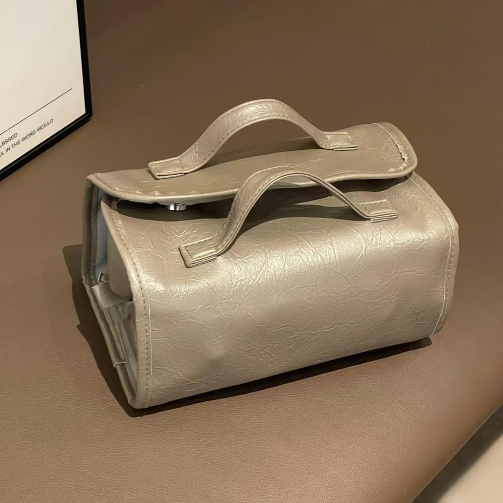 Versatile Travel Makeup Bag: Detachable, Portable & Spacious 4-in-1 Toiletry Organizer