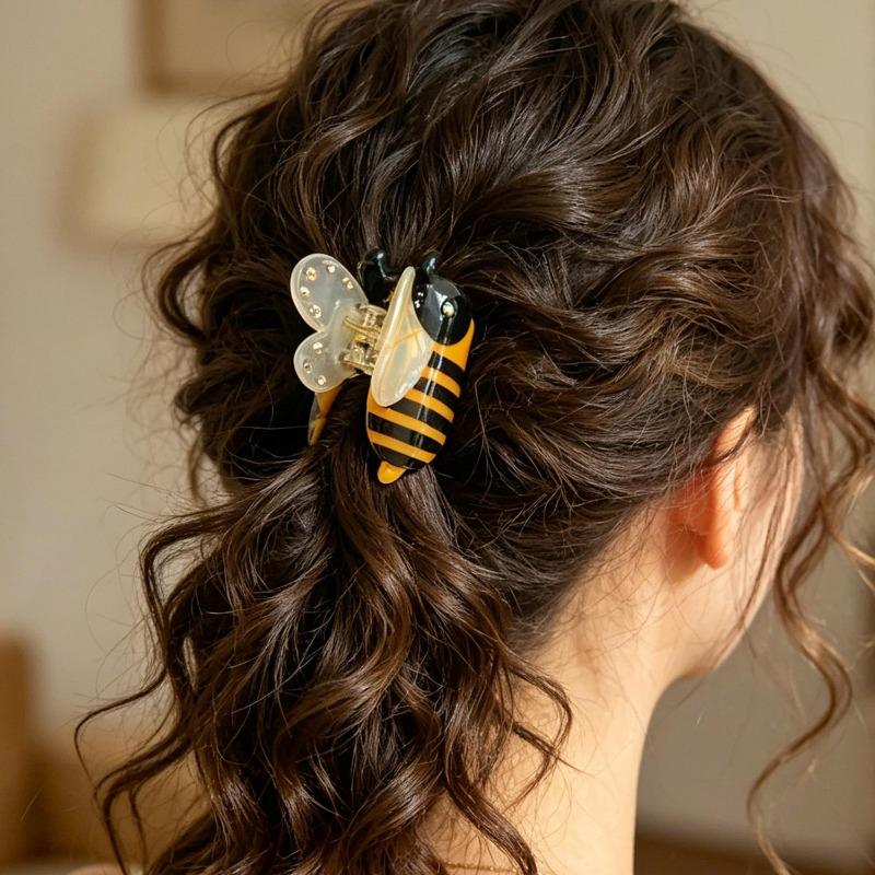 Cartoon Bee Hair Claw for Women Cute Bee Shape Hair Gripper Claw Creative Acrylic Animal Hairs Clip Girls Hair Grabs Accessories
