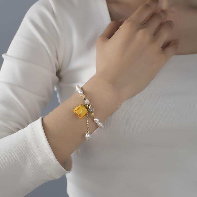 Elegantes frisches getrocknetes Rosenblüten-Armband mit natürlichen Süßwasserperlen, 14K Gold Filled, für Frauen, Muttertagsgeschenke
