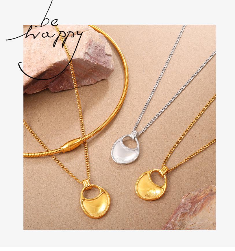Elegant Saddle Shape Geometric Pendant Necklace