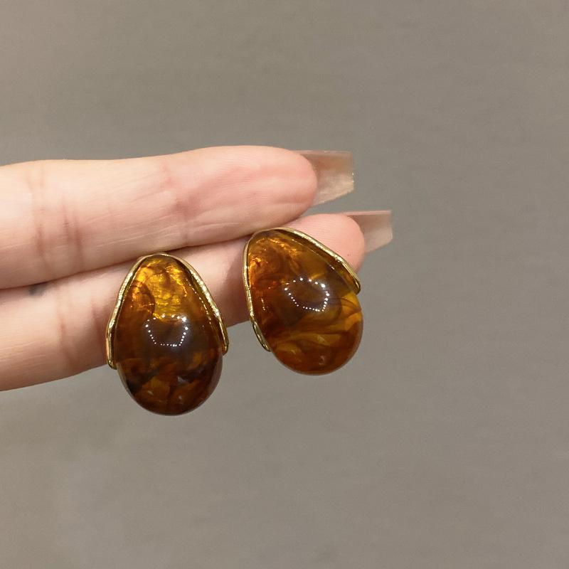 Maillard Geometric Butterfly Coffee Earrings For Women  Vintage Studs Personality Drop Earrings Luxury Designer Jewelry