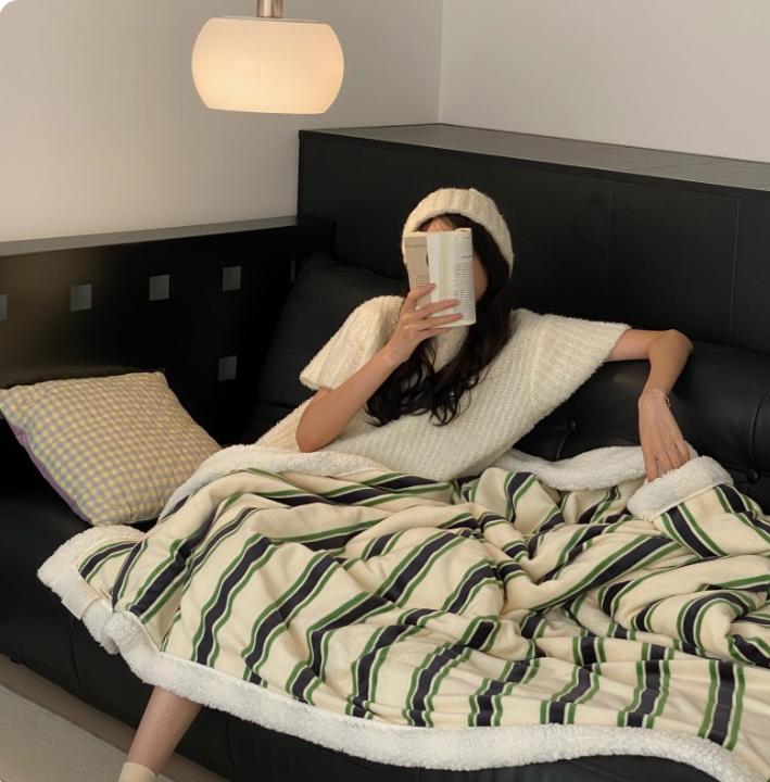 

Stripe Double-Layered Warm Throw Blanket - Soft, Reversible, Machine Washable, All-Season Cozy Fleece for Couch & Bed, 150x200cm