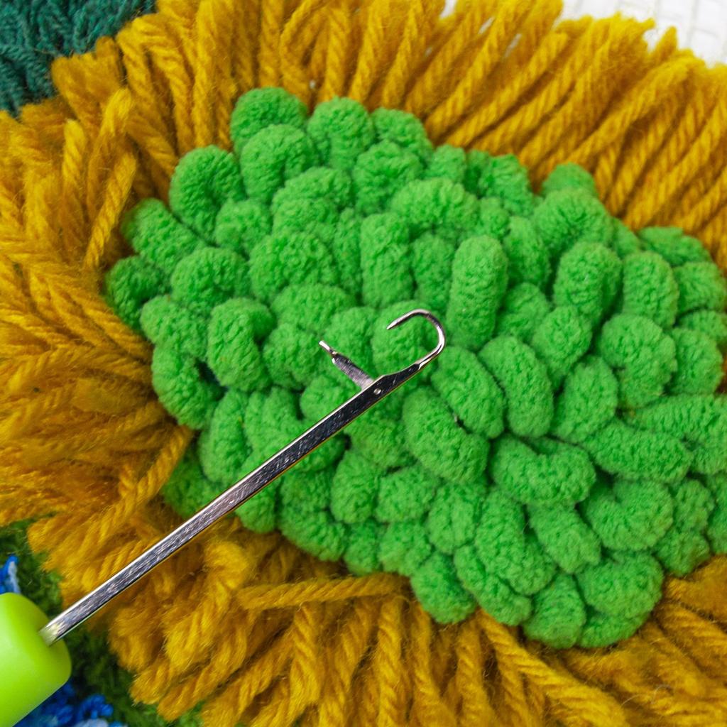 3Pcs Latching Hook Crochet Needle with Mesh Canvas for Rug Carpet Making and Art Craft Crochet Hook with Latching Hook