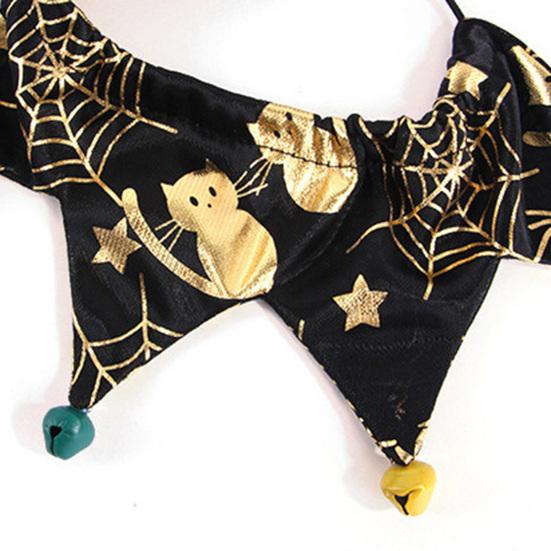 Halloweenský klobouk čarodějnice a set šály s bryndákem se vzorem lebky a pavučiny, obojek pro domácí mazlíčky se zvonkem a set klobouku čarodějnice/baretu dýně pro malé psy a kočky