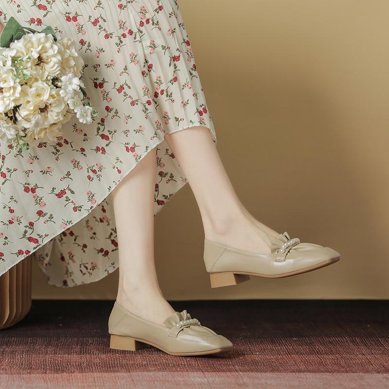 Autumn New Shallow Mouth Thick Heel Pleated Grandma Shoes Women's Pearl Soft Versatile Square Head Thick Heel Single Shoes Women