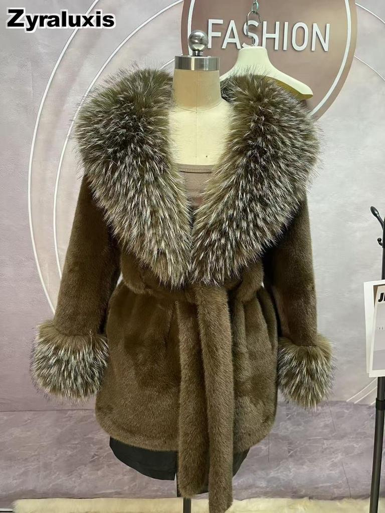 Women's Leopard Print Faux Fur Coat with Wide Collar and Slim Fit for Winter Formal Wear