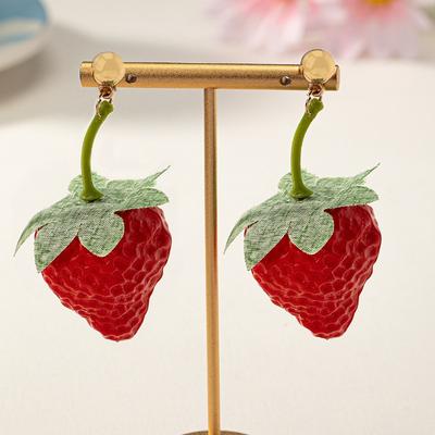 Lindos pendientes de dibujos animados divertidos con colgante de fresa mini simulación de moda versátiles fruta pastoral regalo