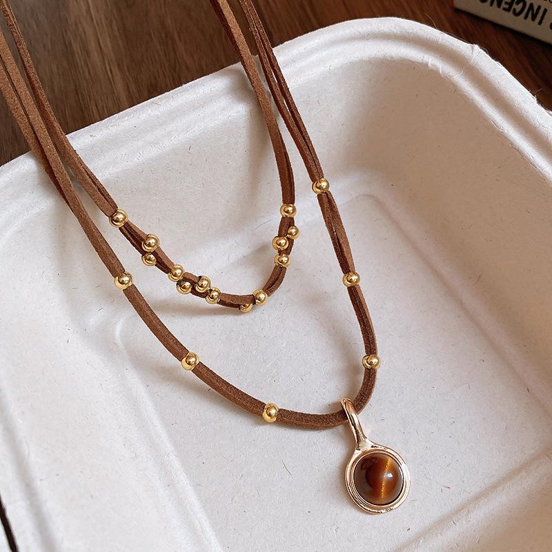 Autumn and winter retro coffee color tiger's eye stone pearl necklace temperament collarbone chain Maillard necklace women