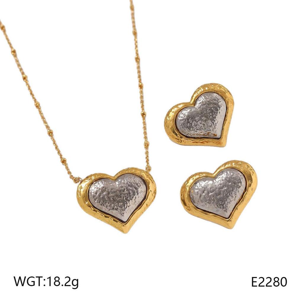 High-End Niche Titanium Steel Jewelry Set: Heart Necklace & Personalized Stud Earrings