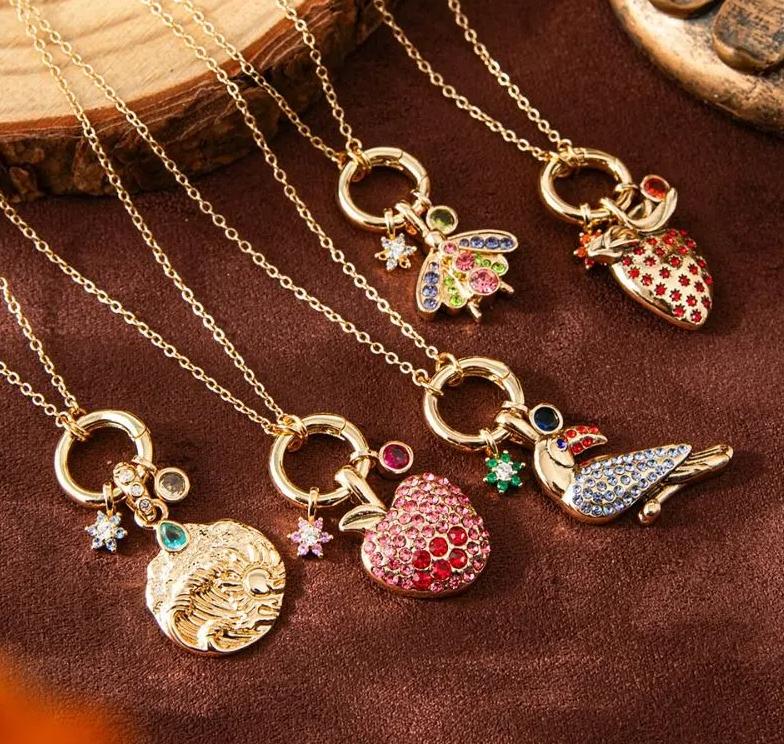 Toucan Strawberry Pattern Necklace Retro European Style Crystal Chain Choker  Travel