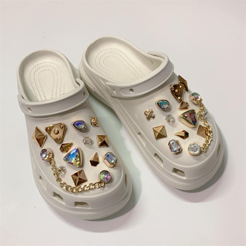 

New hole shoes women wear thick-soled gold rhinestone gem diamond chain set beach garden shoes 35-36 білий