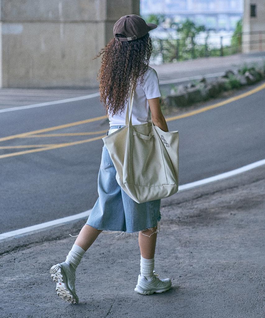 Chorok Studio Big Canvas Bag (Ivory)