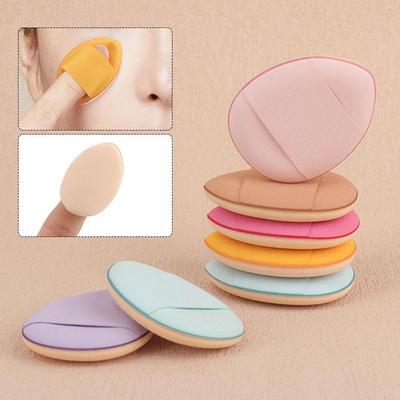 Mini borla para polvos secos y húmedos de doble uso para ocultar y fijar el maquillaje del rostro