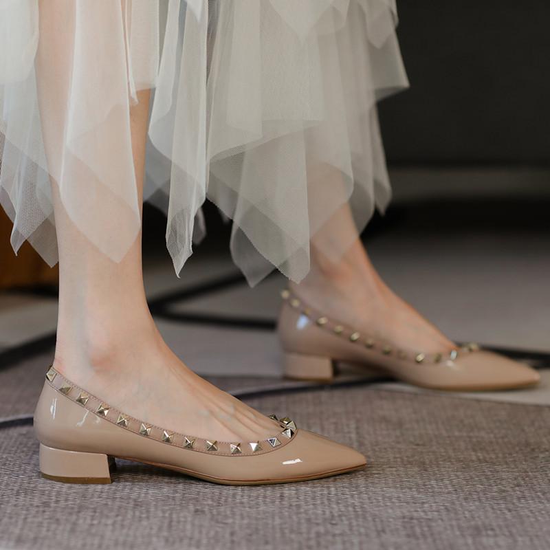 Spring and Summer New Versatile Rivet Pointed Shoes Medium High Heels Light Mouth Shoes Thick Heel Willow Nail Shoes Large Size Single Shoes Women
