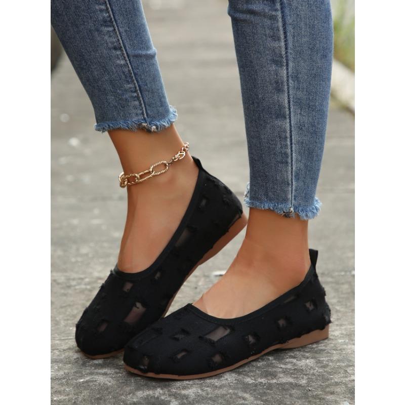 Large size hollow soft-soled cloth shoes spring and summer new casual flat-soled single shoes one pedal breathable shallow-mouth Doudou shoes