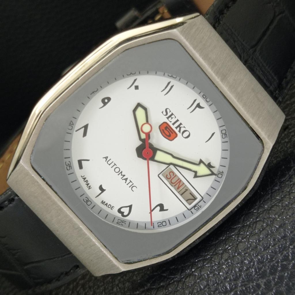 

JAPAN VINTAGE SEIKO 5 AUTOMATIC 7019A MENS ARABIC WHITE DIAL WATCH a702441-5 R124-a702441