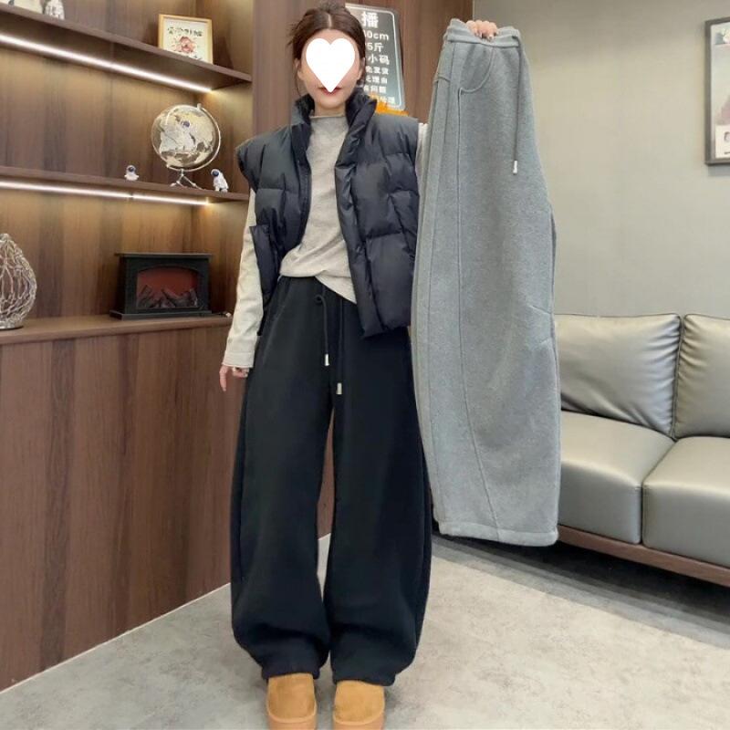 

Plus Size Fleece-Lined Wide-Leg Sweatpants for Women – Elastic Waist, Warm, Casual, Baggy Fit for Autumn/Winter 3XL 160-180 lbs чорний