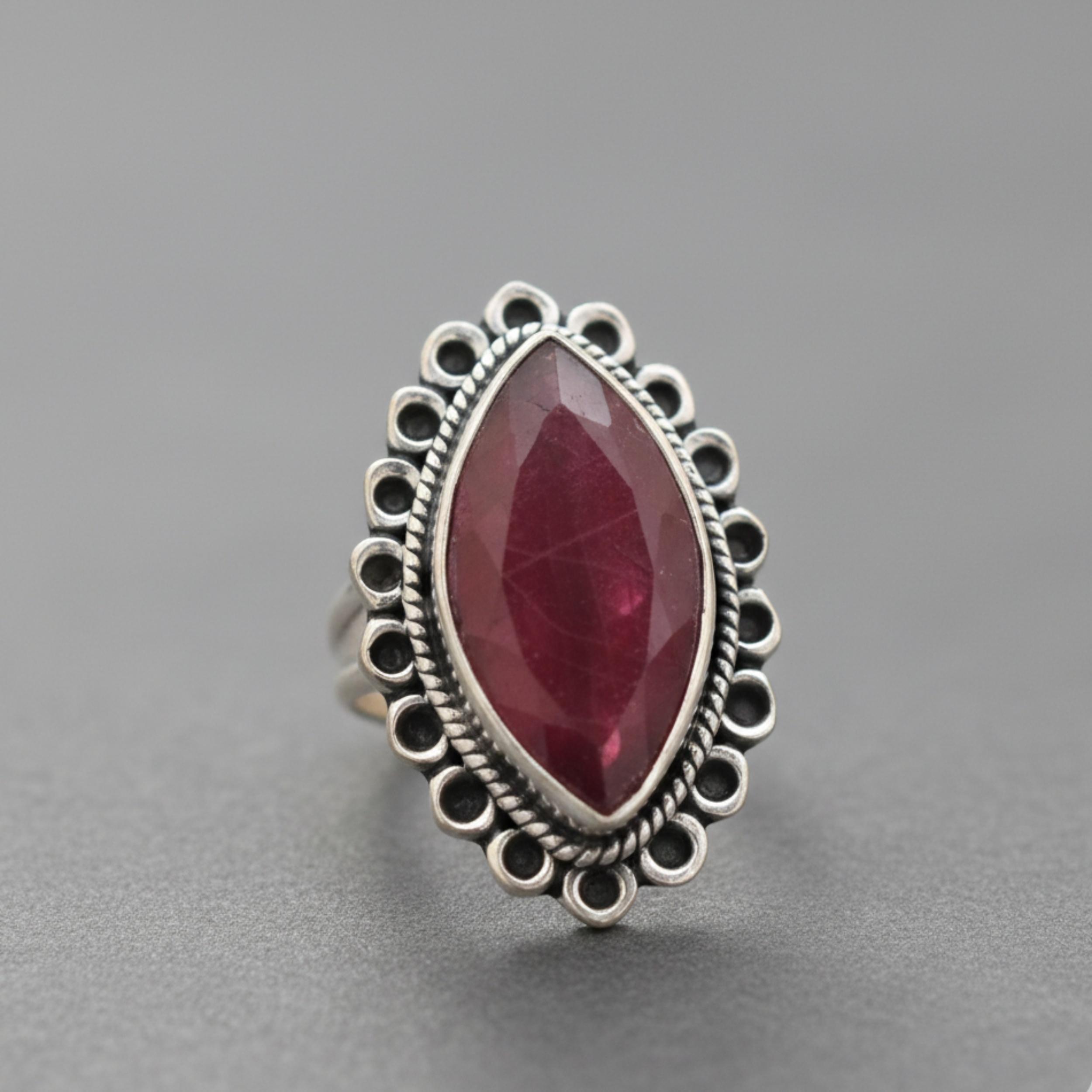 

Кільце-квітка з червоним рубіном огранки «маркіз», ювелірний виріб зі стерлінгового срібла 925 проби, мінімалістичне ручне виготовлення, кільце-акцент для жінок 12 срібний