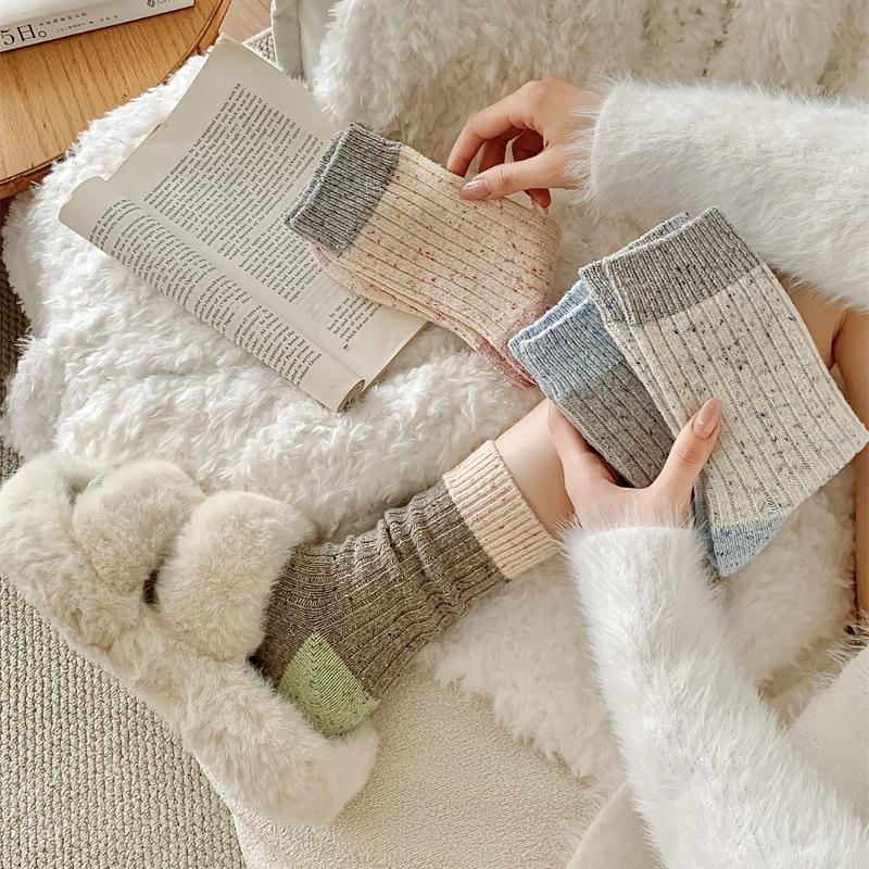 Herbst- und Winter Dicke Garnsocken für Kinder, Farbblock-Punktgarn Kaschmir Verdickt Warme Wolle Mittelwaden-Frotteesocken