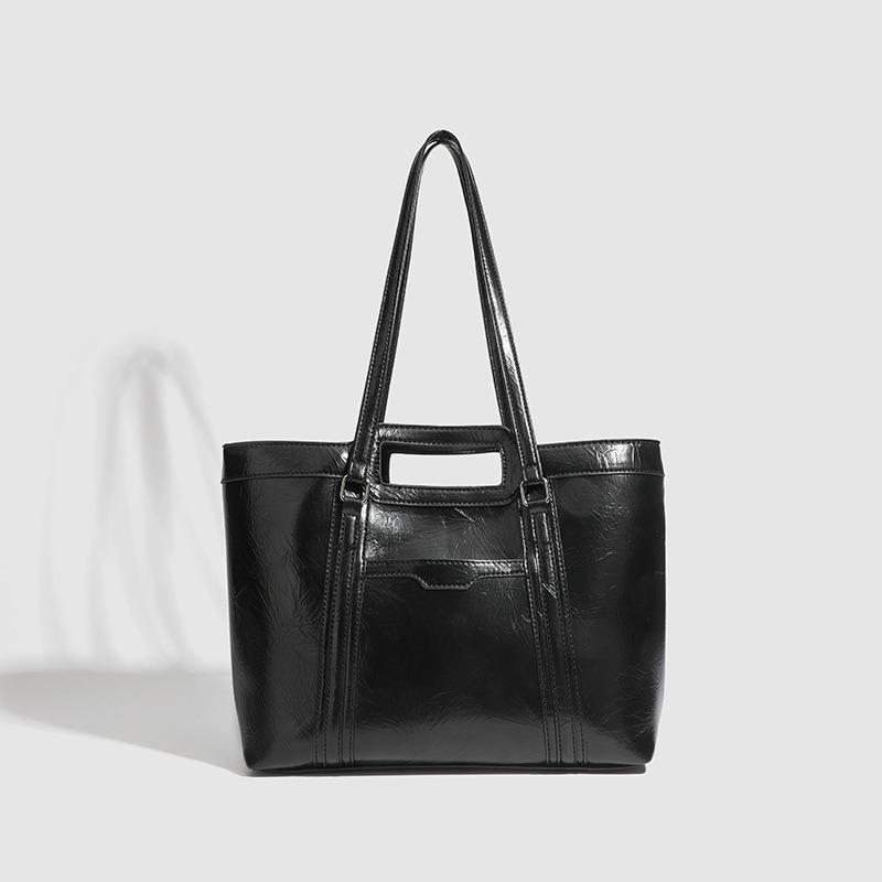 High Quality Large Capacity Tote Bag Female Niche Design Oil Wax Leather Shoulder Underarm Handbag