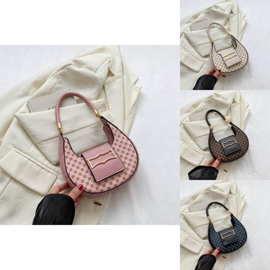 Chic Retro Womens Underarm Bag Versatile Pu Material Perfect For Everyday Use