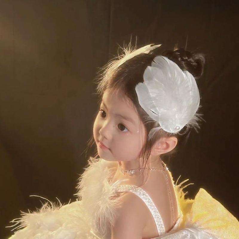 Girls' Summer Fairy-like White Feather Pearl Hair Clips: Handmade, Elegant, Perfect with Dresses, Atmospheric Hair Accessories