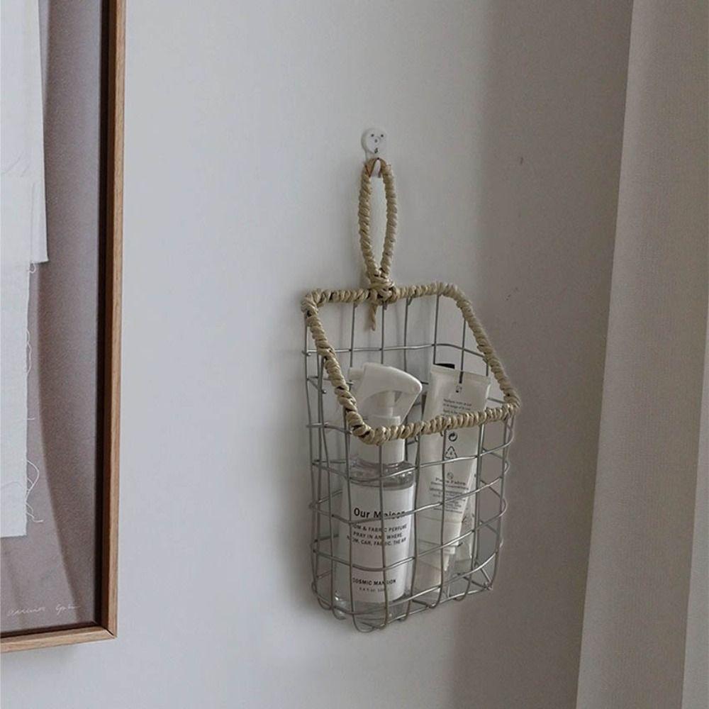 Skandynawski wiszący koszyk do przechowywania Metalowy wytrzymały organizer ścienny do kuchni Oszczędzający miejsce Wygodny koszyk do przechowywania w szafce