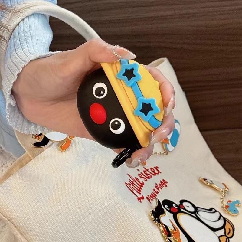 

AirPods 4 Silicone Case with Glasses Penguin