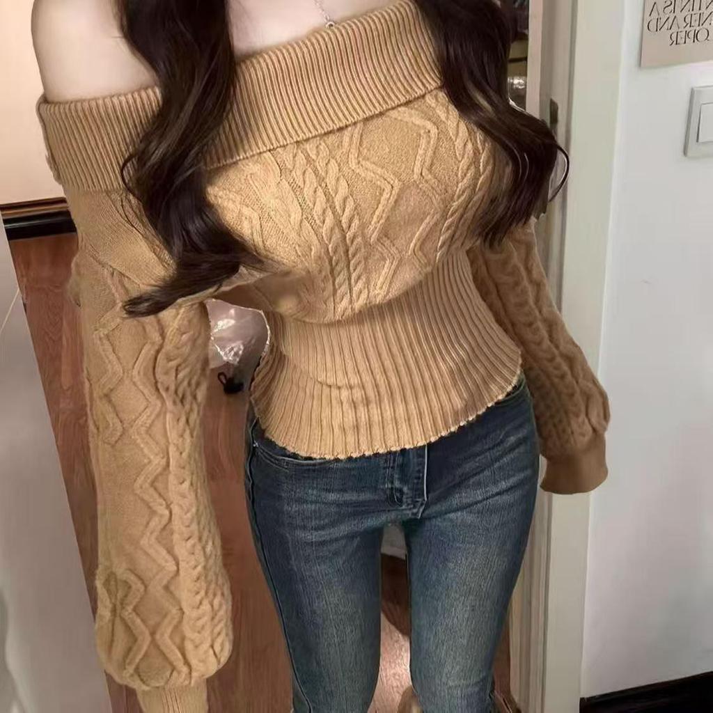 2026 Women's Elegant Slim Fit One-Shoulder Cable Knit Sweater - French Retro, Soft Texture, Christmas Edition