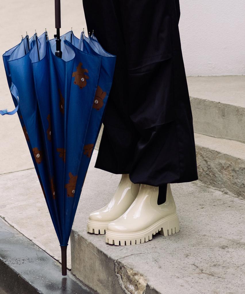 Cesti High-Top Chelsea Rain Boots (Ivory)