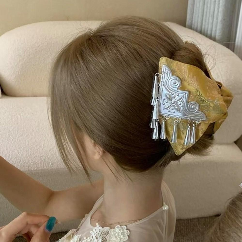 Flower Bow Design Satin Triangle Hair Claw Triangle Shape Hair Accessory New Shark Clip For Women