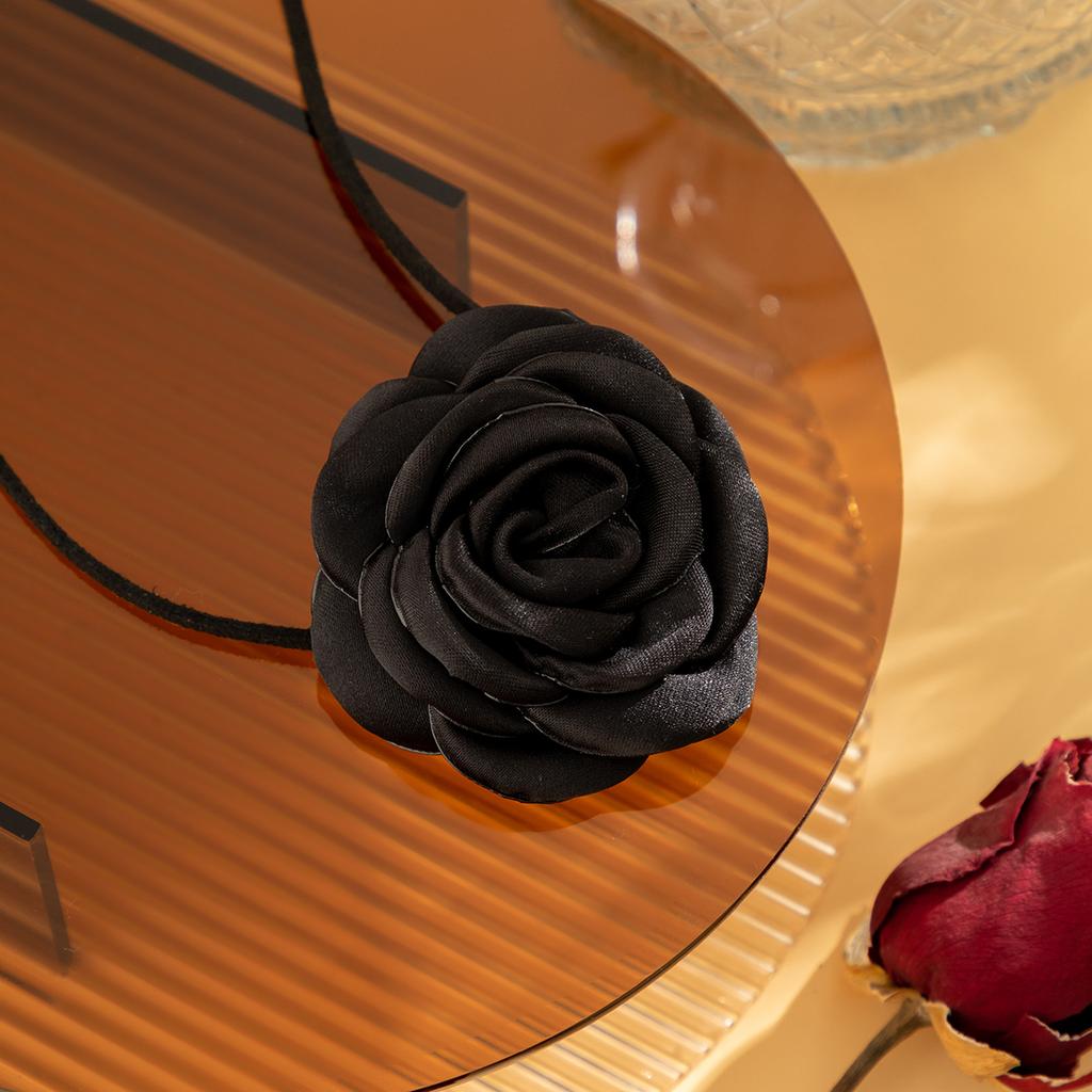 Elegant Big Flower Choker Necklace for Women Trendy Ladies Long Knotted Rope Chain Necklaces 2026 Fashion Jewelry On Neck Collar