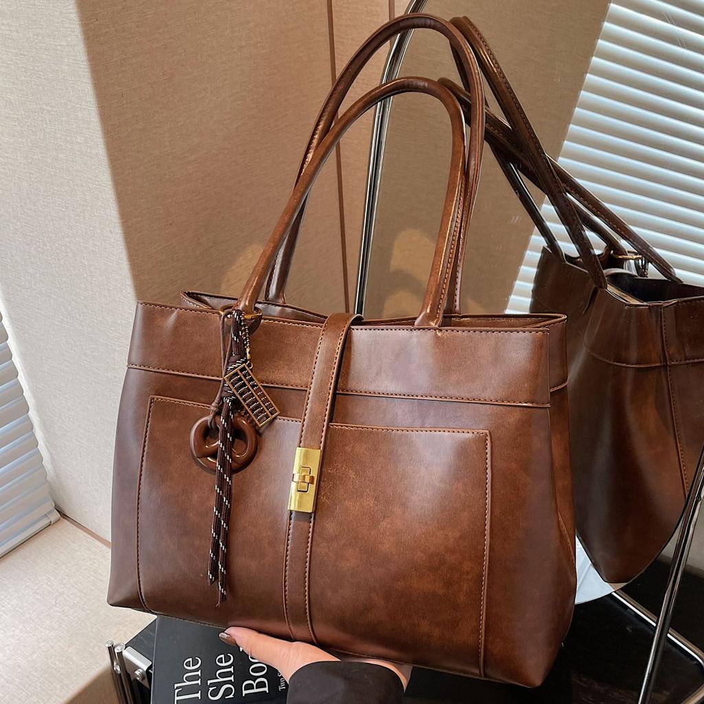 Premium Handbag Bag Women's 2025 New Contrasting Color Retro Shoulder Bag Commuting Large Capacity Underarm Tote Bag Tide