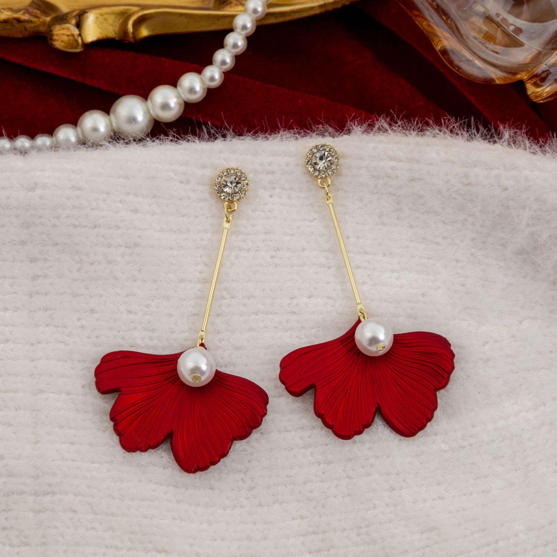 Red Leaf Long Pearl Earrings For Women, Personalized Diamond-Set Maple Leaf Earrings 925 High-End Jewelry