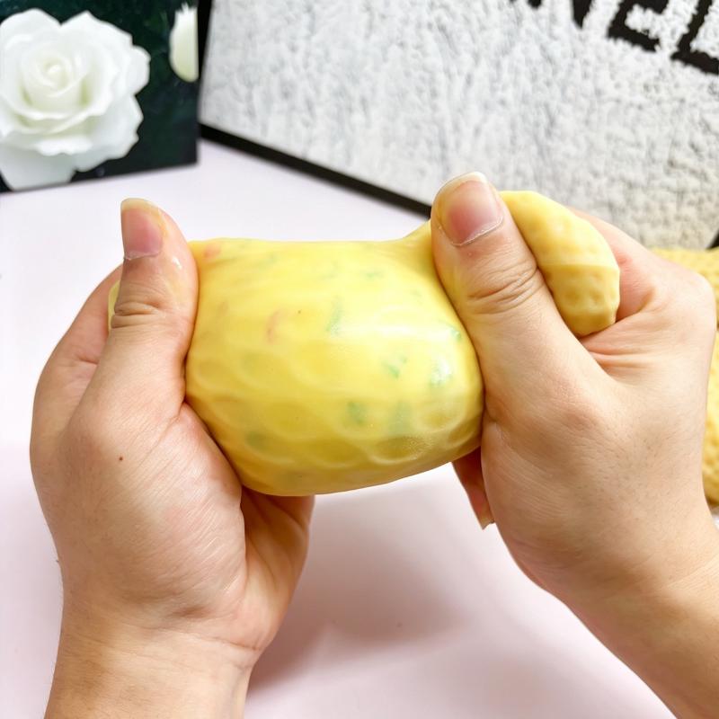 1 Stück Knuspriger Erdnuss Fidget Stressball Butterweiches Quetschspielzeug für Büroangestellte Spannungsabbau Pausenzeit