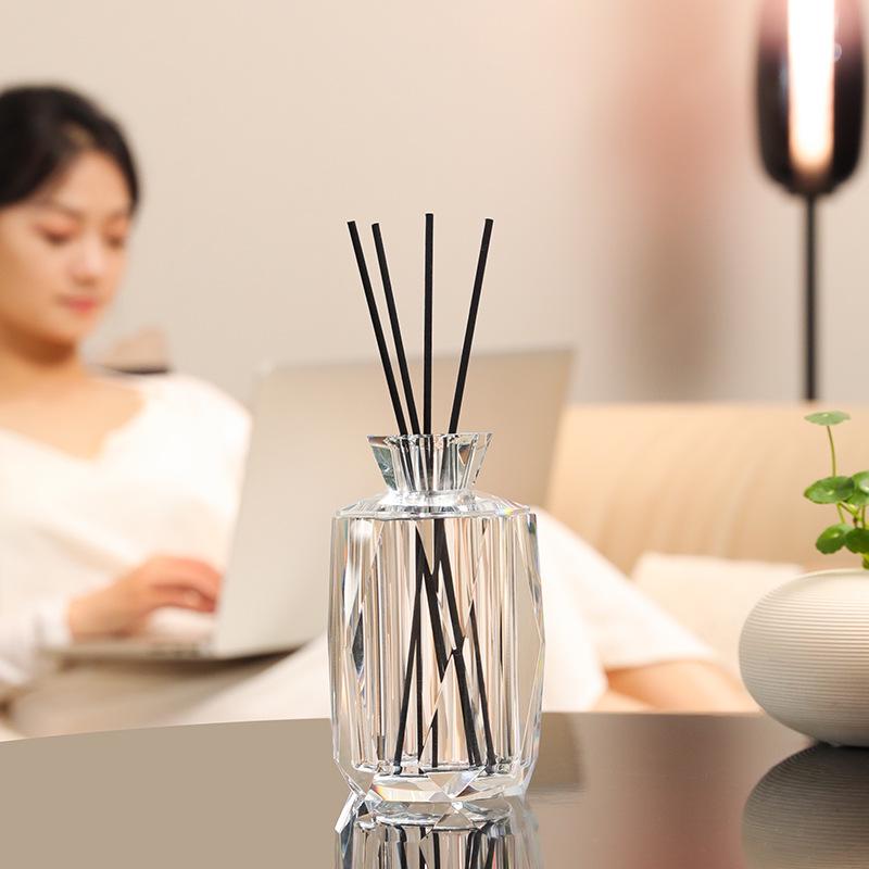 Luxury Crystal Aromatherapy Bottle for Hotel or Bedroom Fragrance