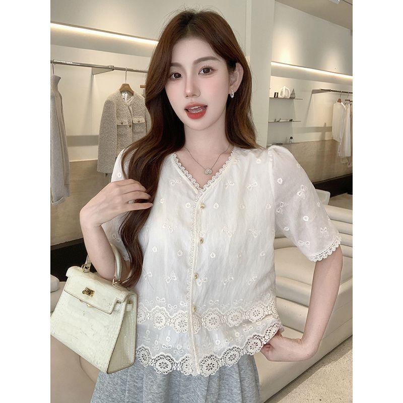 

Sweet Summer K-style Fashion Minority Design V-neck Embroidery Lace Patchwork Loose Bubble Short Sleeve Shirt Top Apricot color(Figure) XL