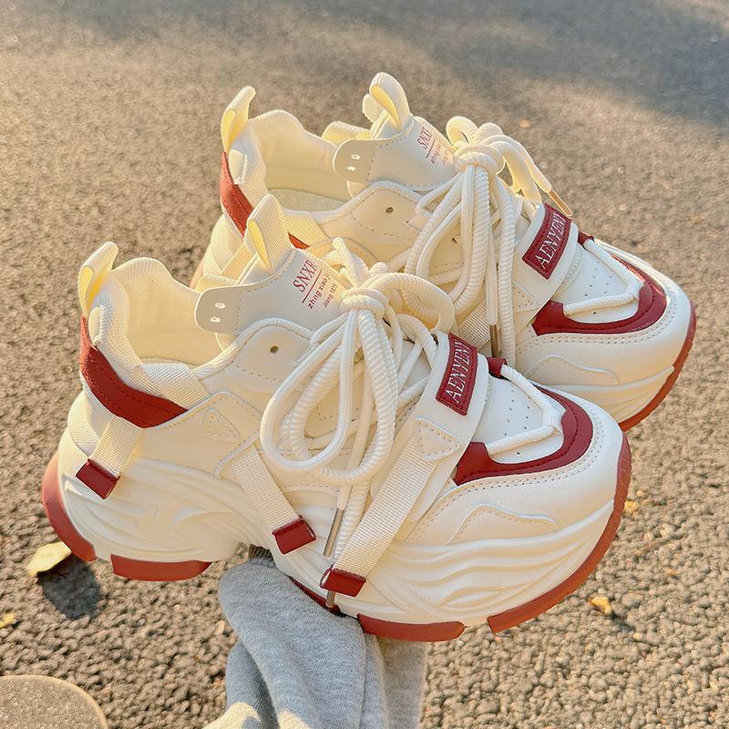 

Женские туфли Daddy 2025 года, новые весенние туфли на толстой подошве, увеличивающие рост, повседневные туфли, туфли Muffin, маленькие белые туфли, оригинальный дизайн 35