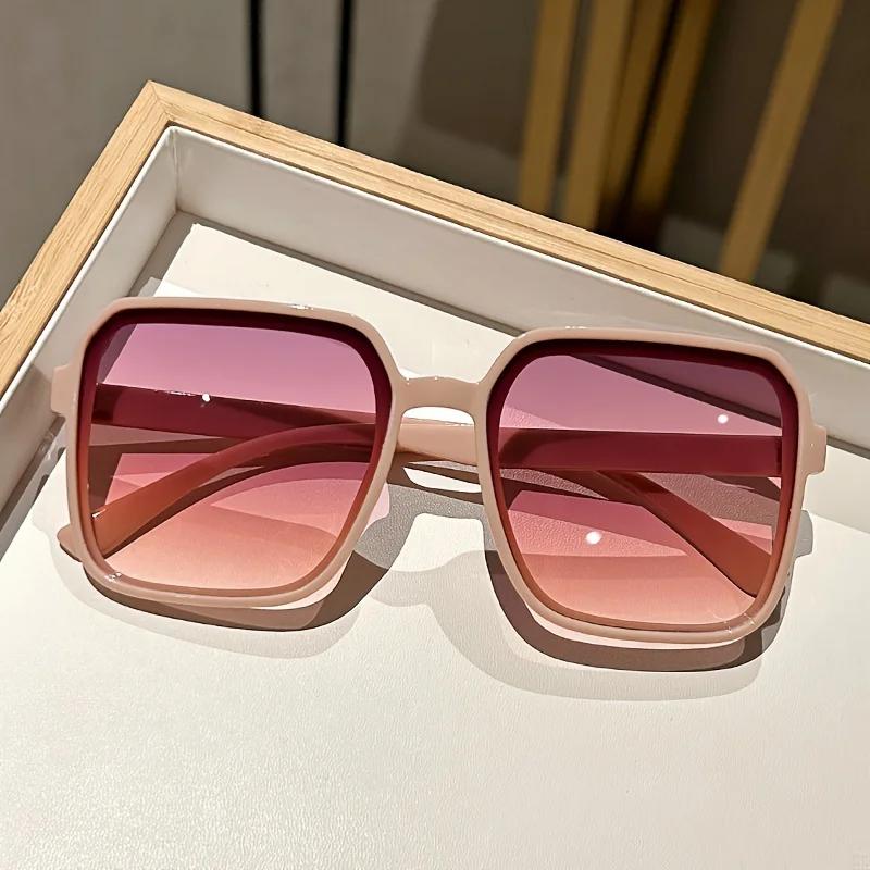 Extrem Große Stylische Sonnenbrille für Damen mit Quadratischem Plastik-Dekor für den Täglichen Gebrauch und den Außenbereich